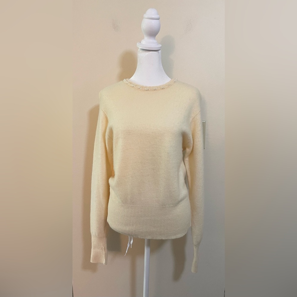 Yarn Works Vintage Women’s Wool/ Angora Blend Sweater Pullover Pearls Neck Sz M